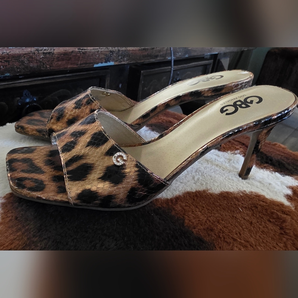 GBG Los Angeles Leopard Print Mules Heels 7.5